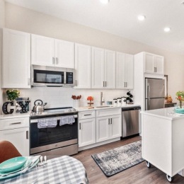 Take your meal prep on the go with our convenient moveable kitchen islands*. π³
*Available in select units
#CornerstoneYorkshire #LynbrookNY #VillageOfLynbrook #LongIslandApartments #LongIsland #LongIslandLiving #NewYork #NYC #LuxuryApartments #NYCApartments #Kitchen #DreamKitchen #KitchenGoals Instagram post from @thecornerstoneyorkshire on June 29, 2022 14:44:06pm